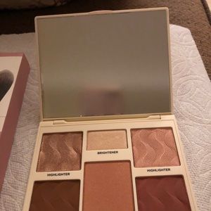 MODA BRUSHES AND COVER FX PERFECTOR FACE PALLETE